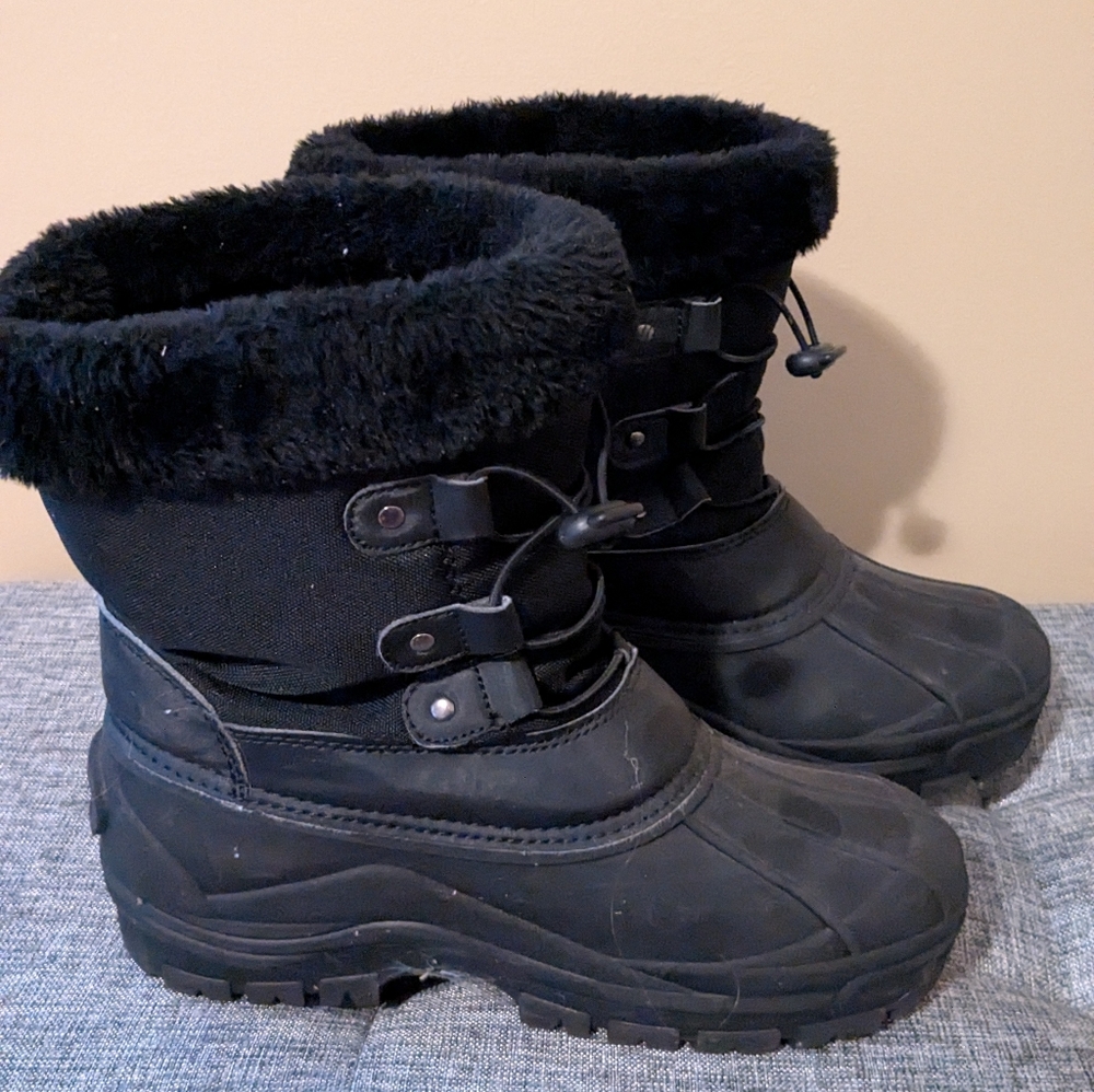 Big Boy's Ziigs Snow Boots Size 6